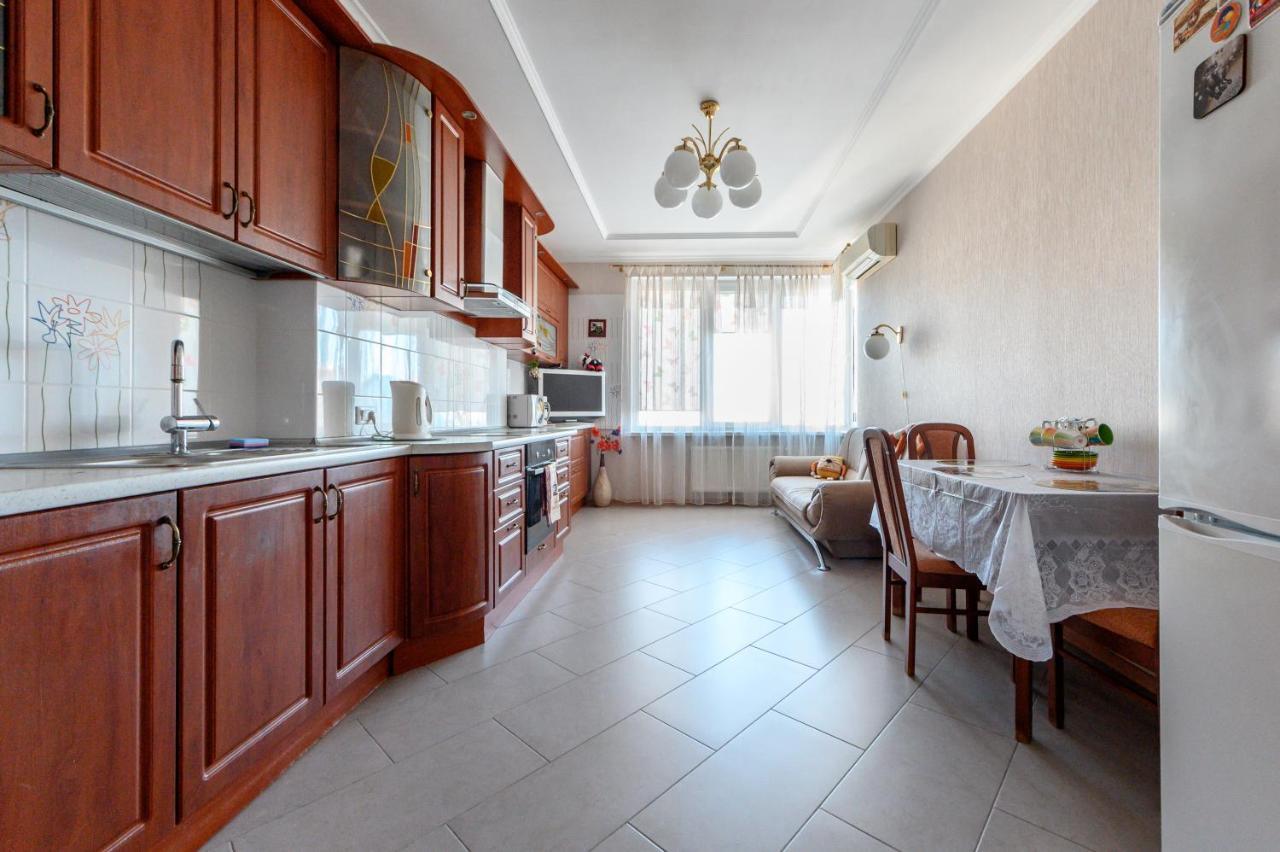 Happy Time Appartement Odessa Buitenkant foto