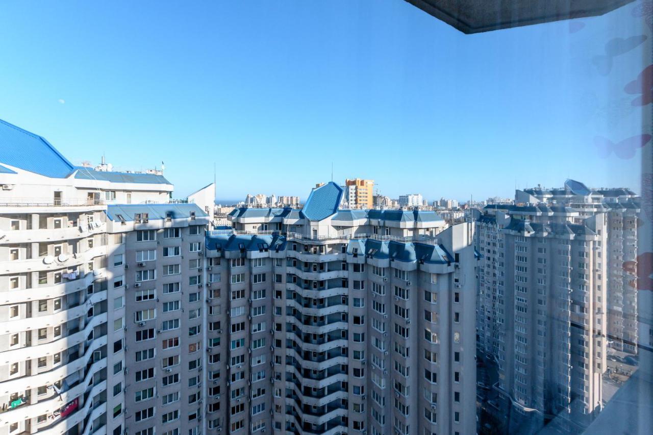 Happy Time Appartement Odessa Buitenkant foto