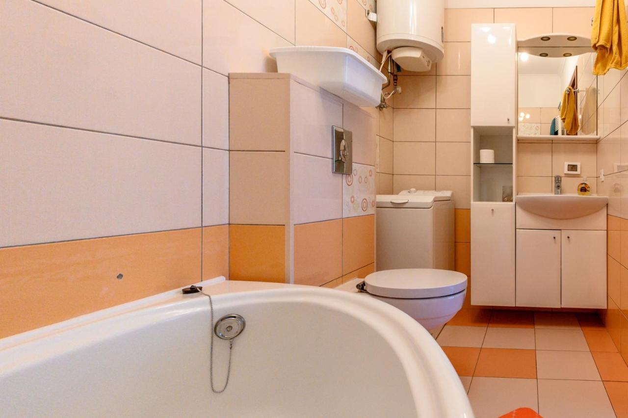Happy Time Appartement Odessa Buitenkant foto